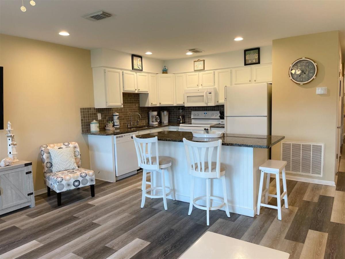 9 D, One Bedroom Condo Дестин Екстериор снимка